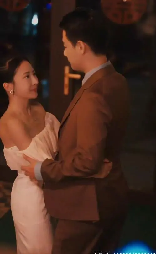 《且以深情共白首》：这爱情故事，是披着浪漫外衣的狗血剧本吗？